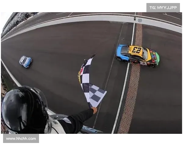 意大利车手在国际GT锦标赛中夺冠 展现卓越赛车实力